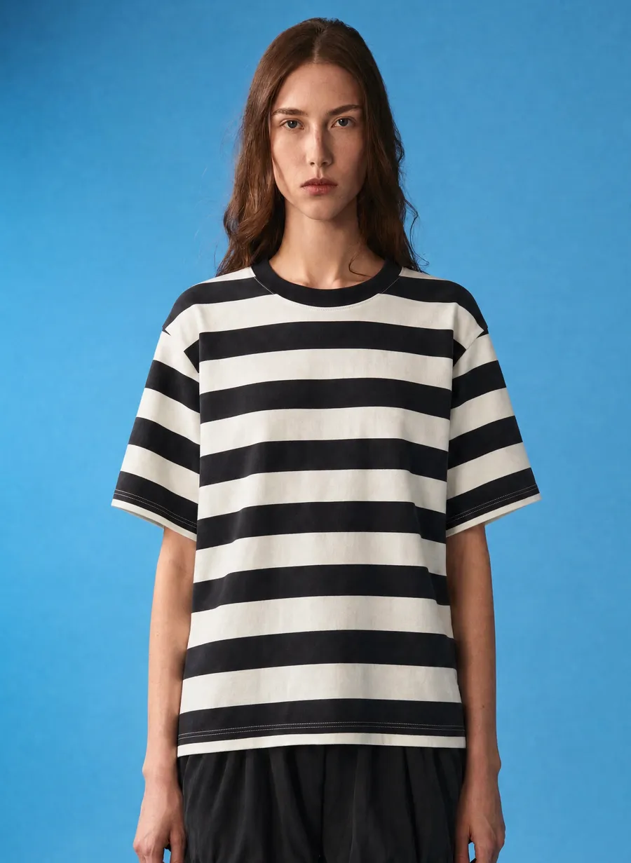 Taliya result 1 for Delucca: on-model shot on a blue backdrop